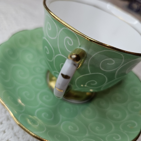 Royal Albert Crown Bone England China Teacup Saucer GREEN w/White Swirls… - Picture 13 of 16